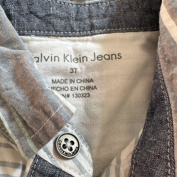 Boys 👦 CK shirt. - Picture 4 of 4